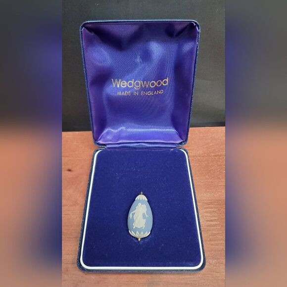 Vintage Wedgwood Jasperware Blue White "Dancing Hours" Egg Pendant - Picture 1 of 9